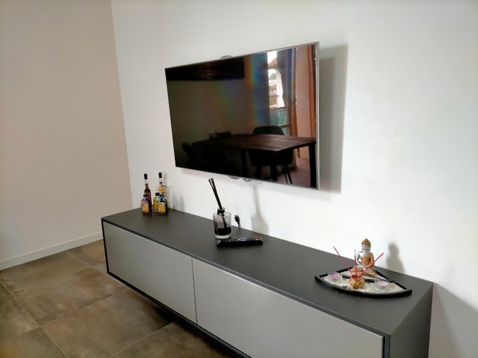 Others 5, Apartment Princess I, Verona