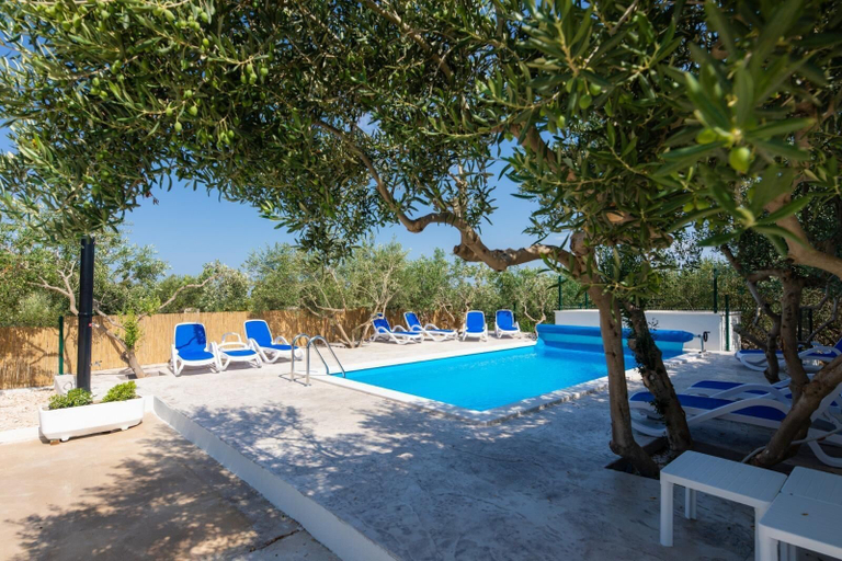 Sport & Beauty 4, Holiday Home Malačnica, Supetar