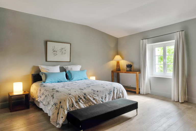 Bedroom 2, L'Oiseau qui Chante, Bouches-du-Rhône