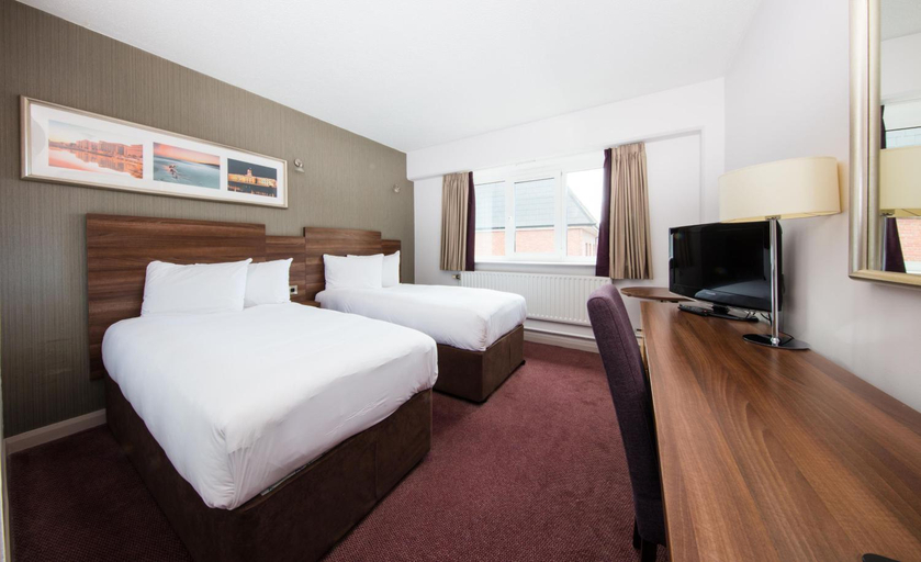 Bedroom 2, Leonardo Hotel Cork