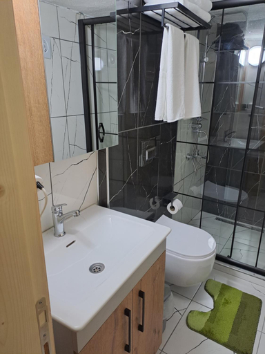 Bathroom 2, TAKSİM NİDA FLATS, Beyoğlu
