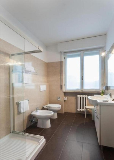 Bathroom 7