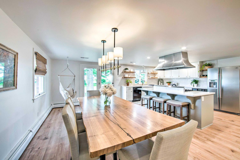 Others 4, 3 Mi to Dutch Wonderland: Serene Home w/ Deck, Lancaster