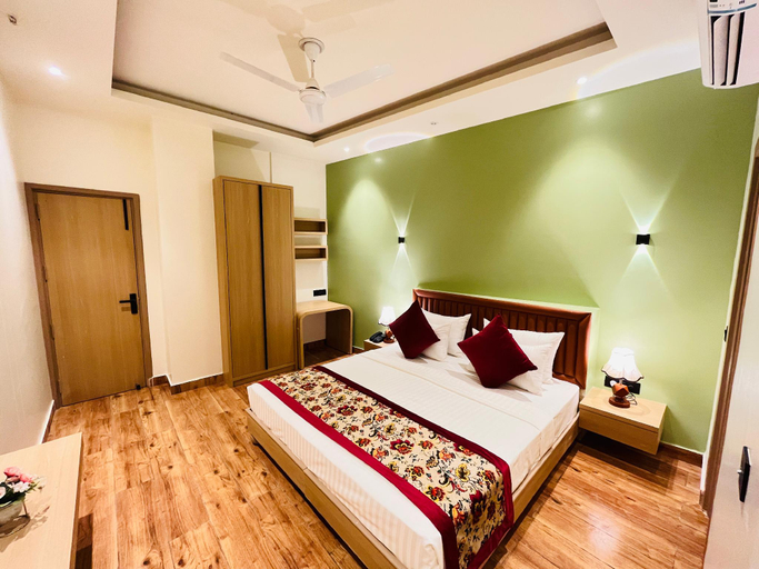 Bedroom 4, Hotel IP Swarn Near Anand Vihar Vaishali Ghaziabad , Gautam Buddha Nagar