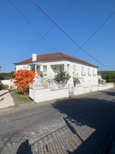 Casa das Uveiras, Paços de Ferreira
