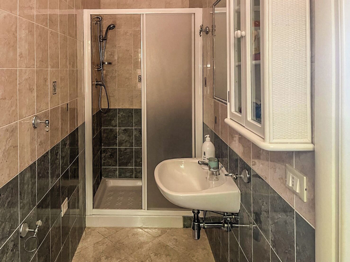 Bathroom 3, Hssoverato, Catanzaro