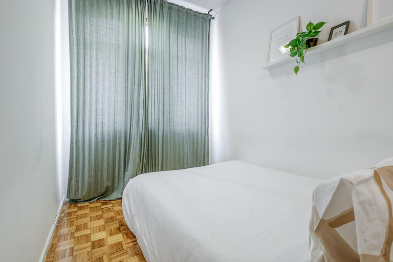 2, Travel & Live Alegria 248, Porto