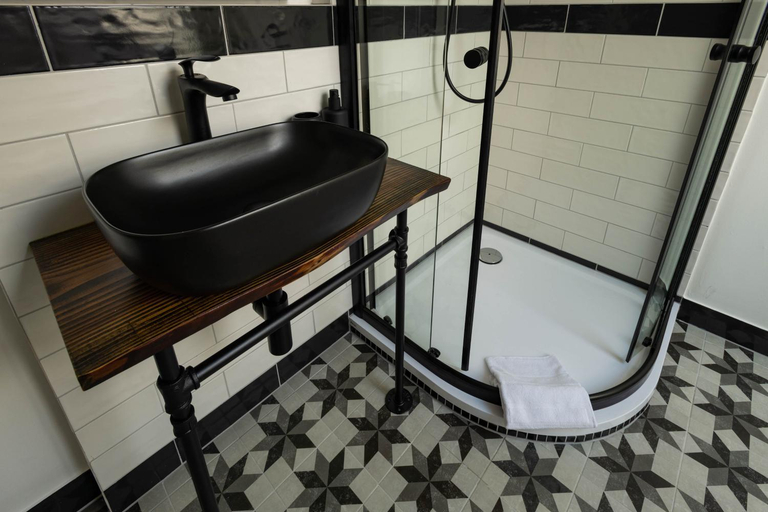Bathroom 12