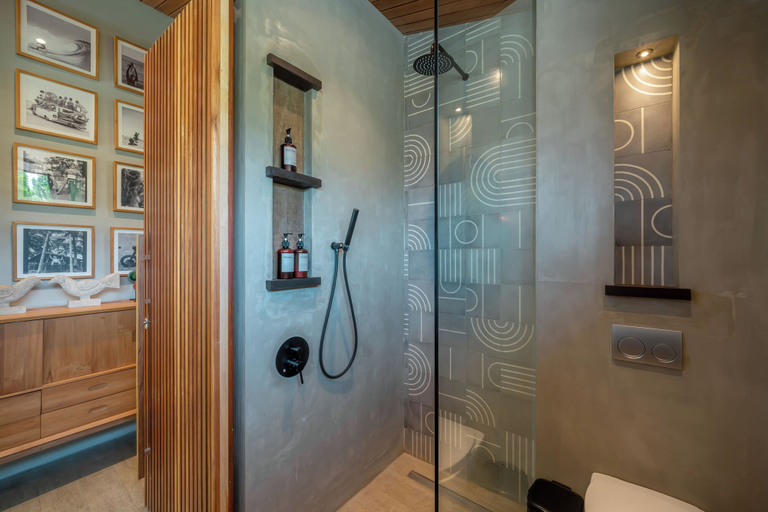 Bathroom 4, Cala Blanca, Badung