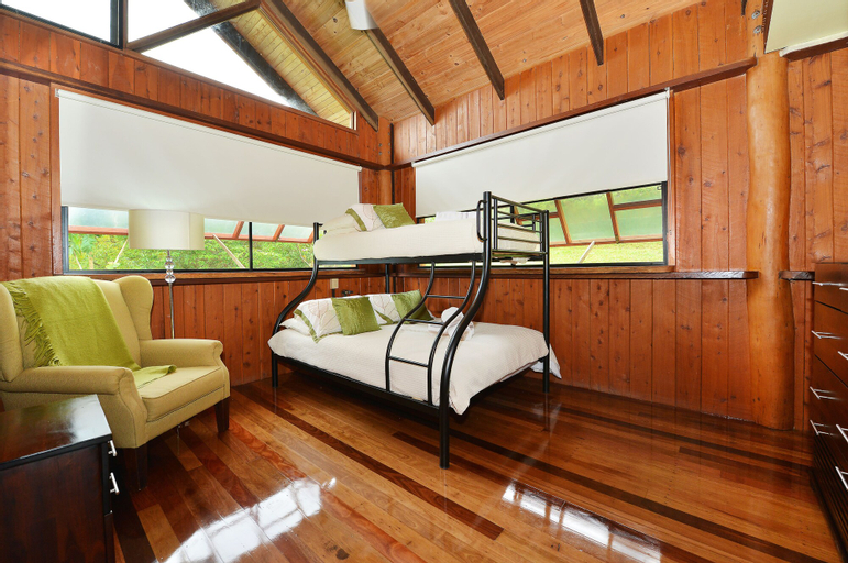 Bedroom 5, Tea Tree Cottage, Douglas