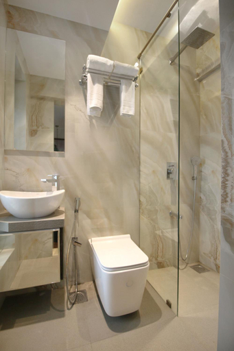 Bathroom 2, Theory9 Premium Service Apartments Khar, Mumbai Suburban