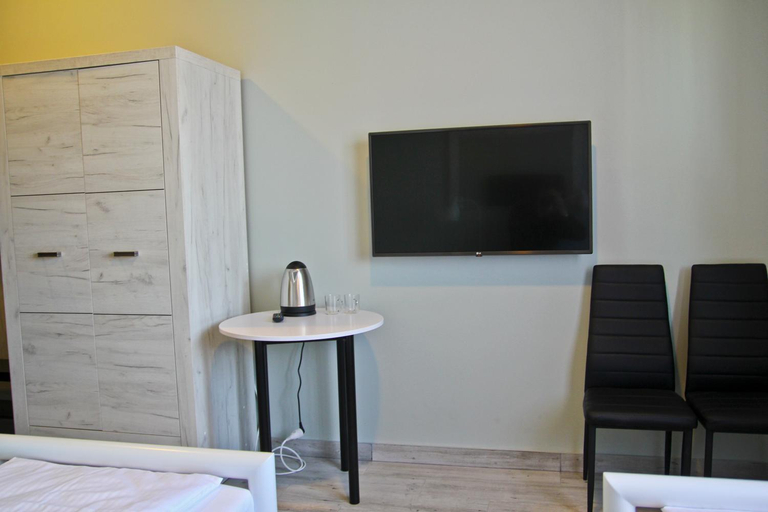 Bedroom 2, Motel Lunar, Chrzanów
