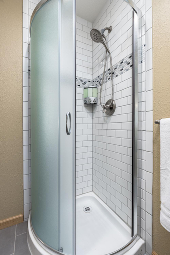Bathroom 3, Little House in the Big Woods, Butte