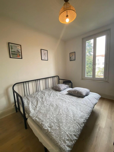 Bedroom 2, Les Sources Vichy, Allier
