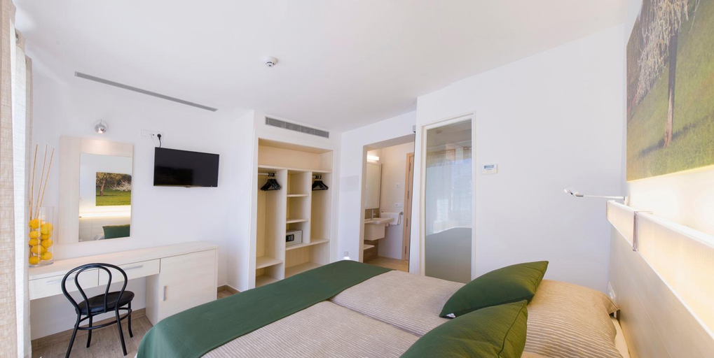 Bedroom 2, Hostal Mari, Baleares
