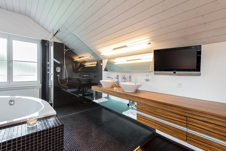 Bathroom 9