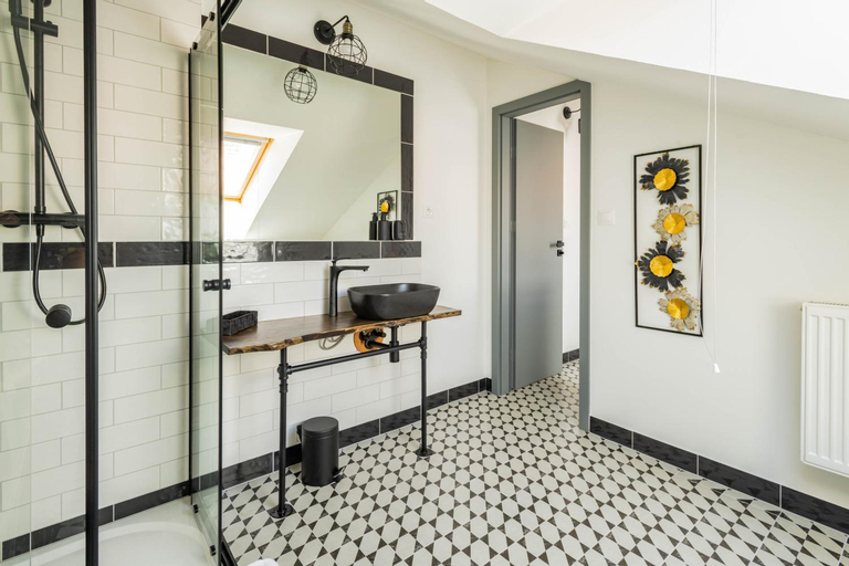 Bathroom 7