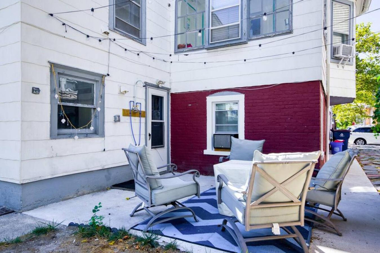 Others 4, Gammys Beach Getaway Sleeps 20 2 blocks to Beach, Atlantic