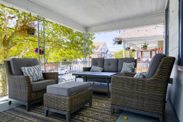 Others 3, Gammys Beach Getaway Sleeps 20 2 blocks to Beach, Atlantic