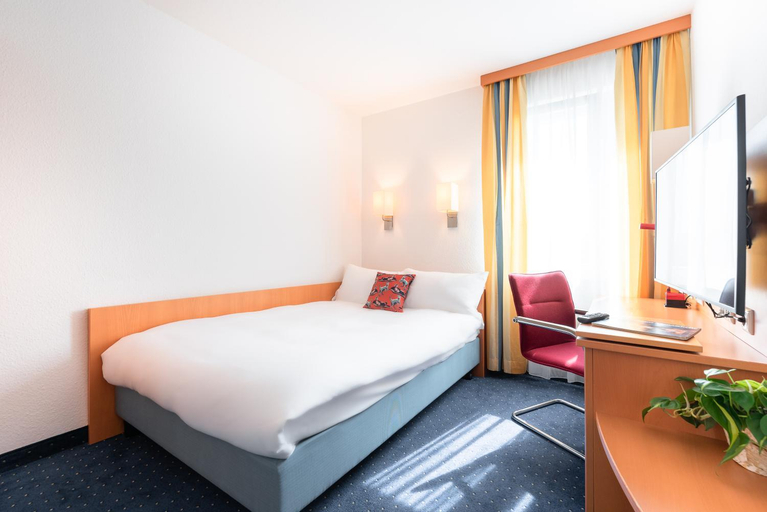 Bedroom 12