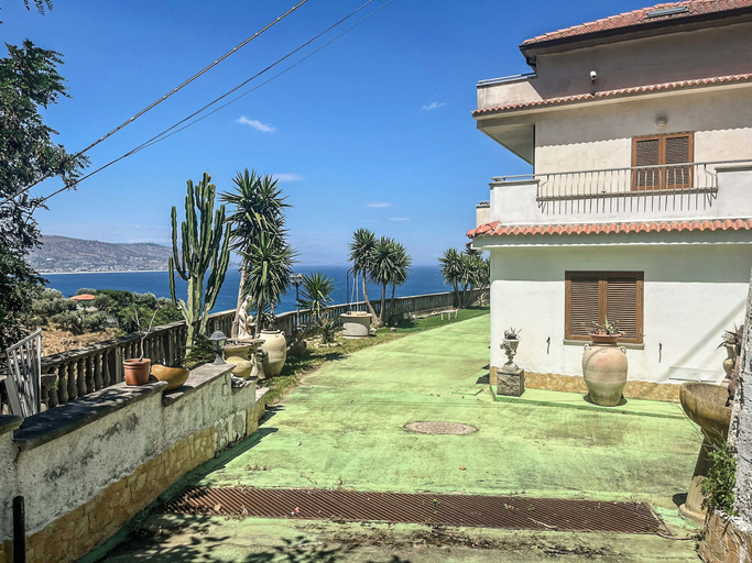 Exterior & Views 2, Hssoverato, Catanzaro