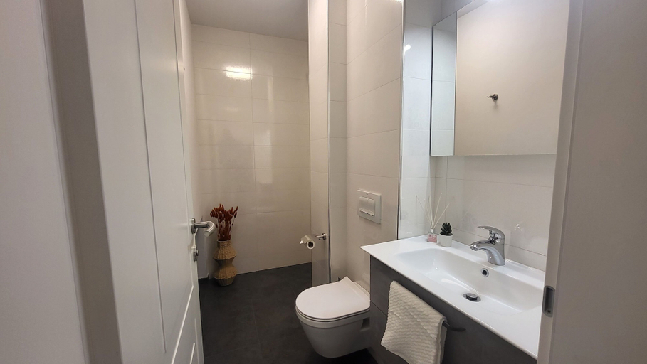 Bathroom 4, Apartment Bakar Seaside Croatia, Bakar