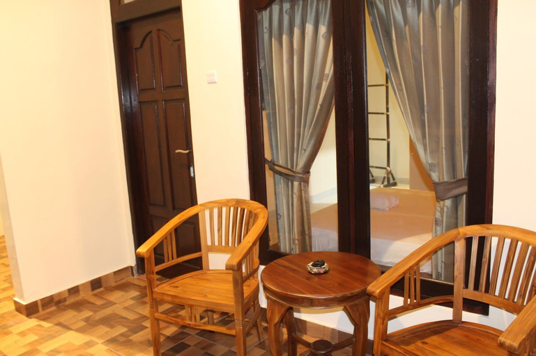 Dining Room 8