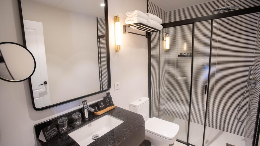 Bathroom 4, Soho Boutique Opera, Madrid