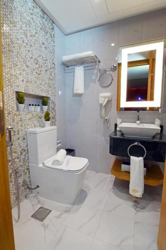 Bathroom 8