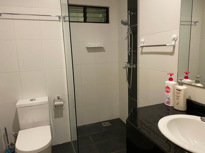 Shower 4, Imperial Suites @ The Floorspace Apartments 02, Kuching