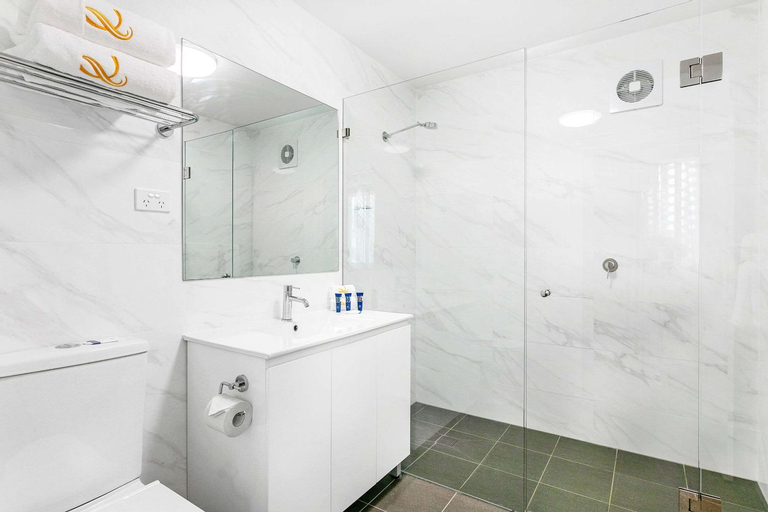 Bathroom 11