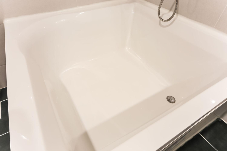 Bathroom 28