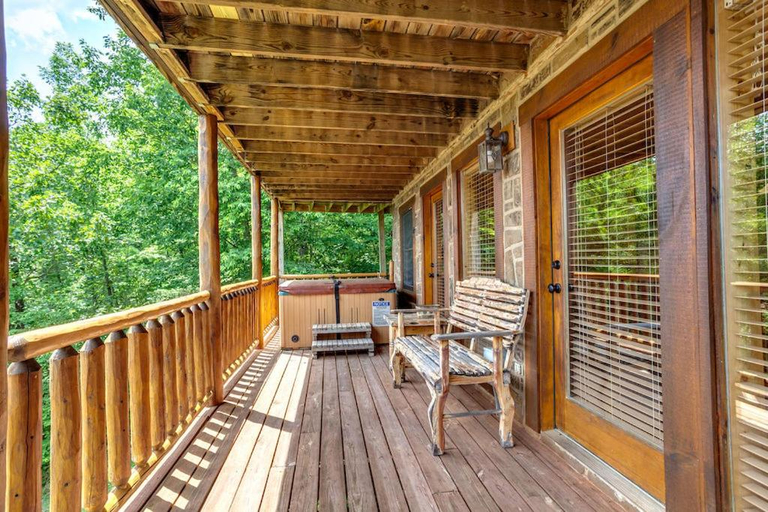 Others 4, Absolutely Perfect Cabin by Staycating Partners, Sevier