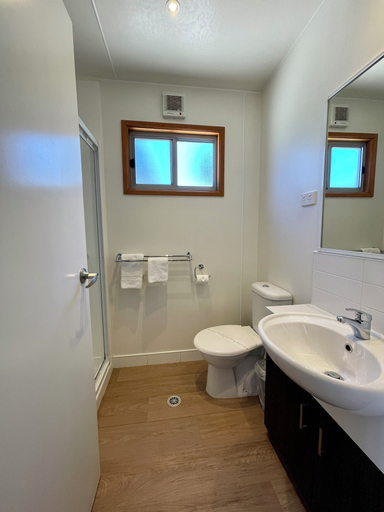 Bathroom 4, BIG4 Red Cliffs Holiday Park, Mildura - Pt A