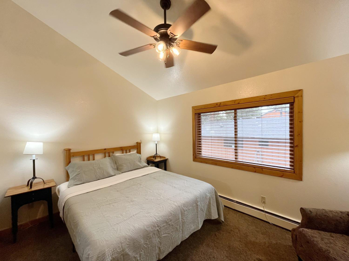 Bedroom 2, Ponderosa A, Teller