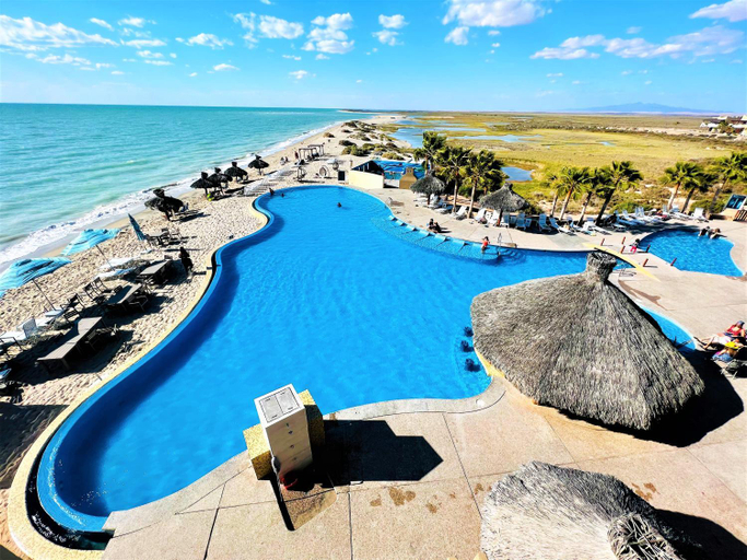 Others 4, Rocky Point - Ocean Front - King - Suites - Sleeps12 - Gated - POOLS WI-FI, Puerto Peñasco