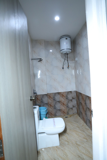 Bathroom 3, Hotel Annexe, Delhi