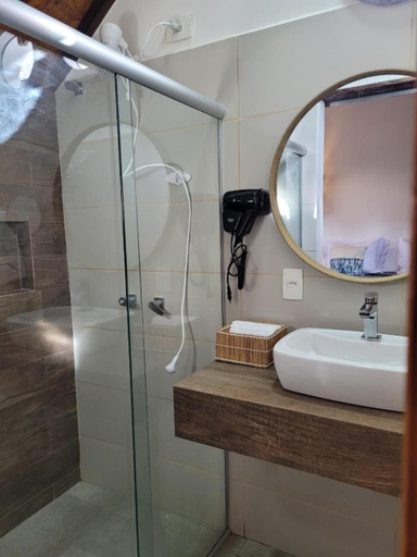 Bathroom 10