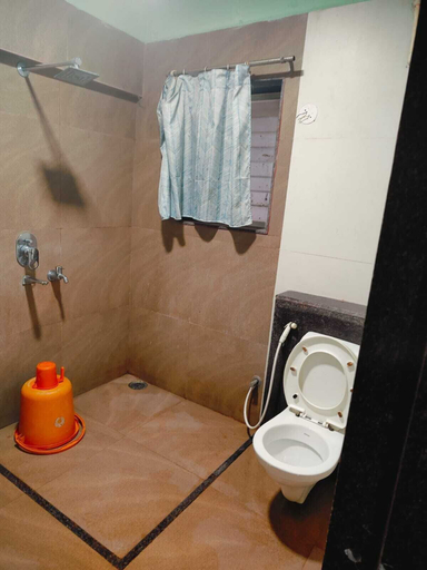 Bathroom 2, Hotel Gokarna International, Uttara Kannada