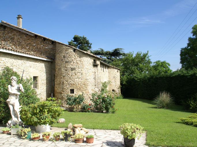 Cosy house with private pool near Valence, Drôme