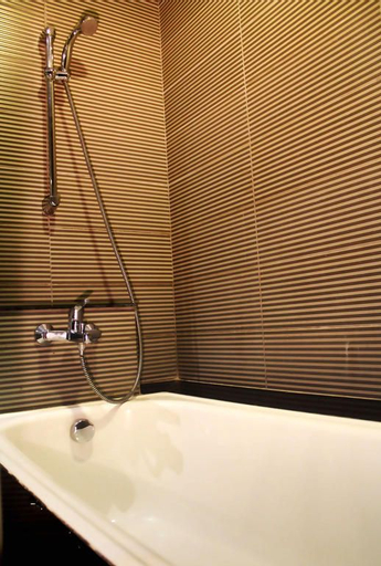 Bathroom 28
