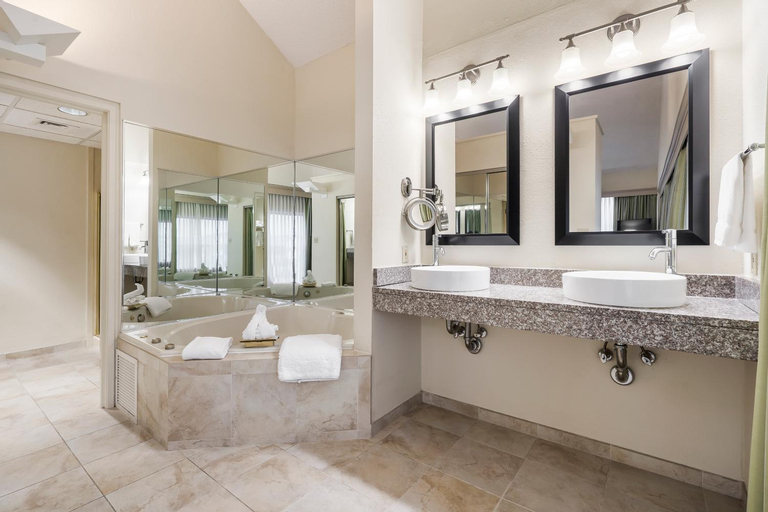 Bathroom 14