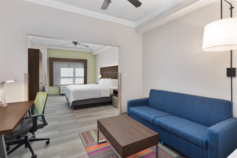 Holiday Inn Express & Suites BYRON - Tap to explore photos