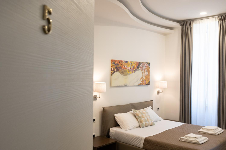 Others 5, Maison Maneli, Roma