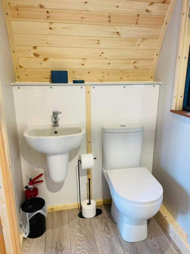 Bathroom 2, Beach House Pods, Argyll and Bute