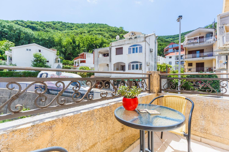 Others 4, Apartments Manojlovic