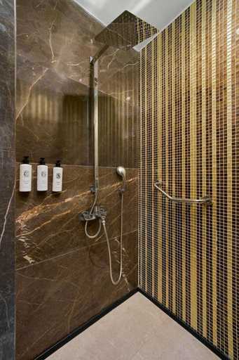 Bathroom 27