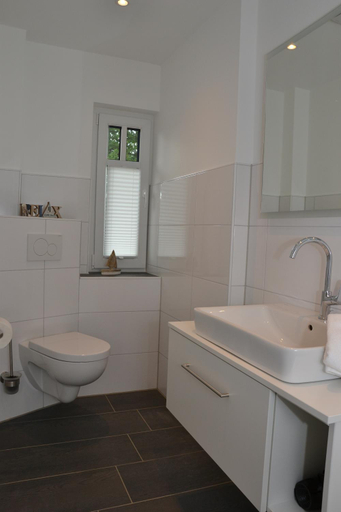 Bathroom 2, Gasthof Zumdohme, Cloppenburg