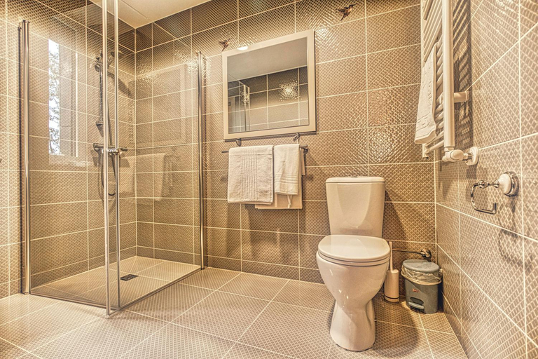 Bathroom 4, Vilhelmhaus, Trakų