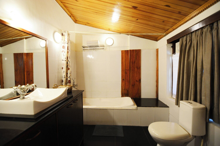 Bathroom 3, The Hive Cottage By Royal Collection, Nainital